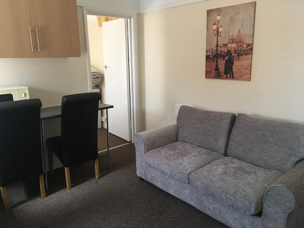 סקגנס Fairview Holiday Flats מראה חיצוני תמונה